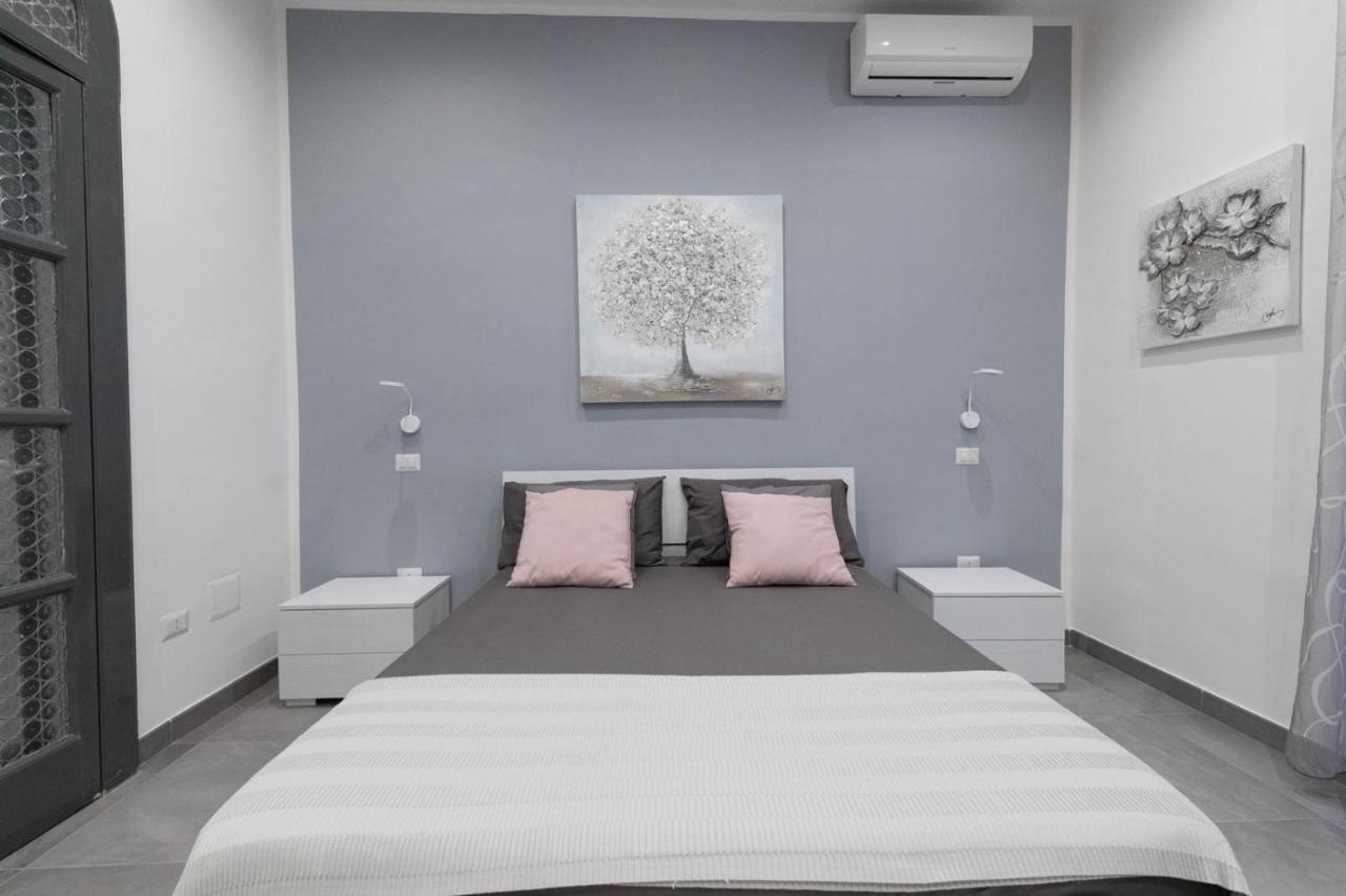 Dante Square Apartment Naples Luaran gambar